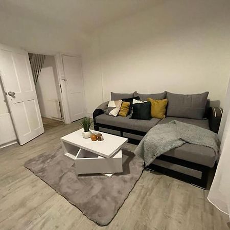 לונדון Comfy 2 Bedroom On Tower Bridge מראה חיצוני תמונה