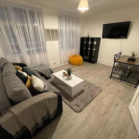 לונדון Comfy 2 Bedroom On Tower Bridge מראה חיצוני תמונה